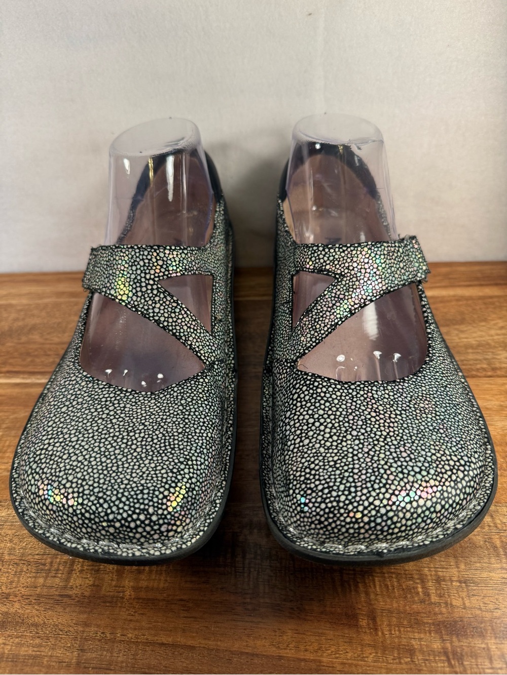 Alegria Dayna Professional Mary Jane Comfort Shoe Iridescent Metallic 9.5 NWOT
